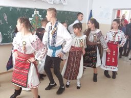 48383139_341777583270853_8269838564989075456_n